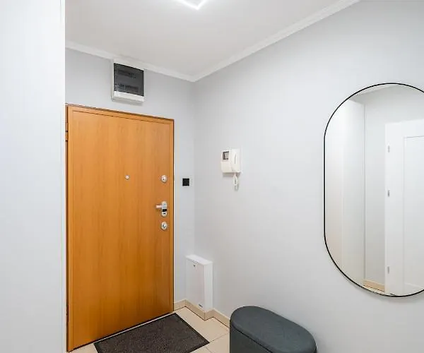 55m2 - Darmowy Garaz - Klimatyzacja - Centrum - 24na7 * Vratislav