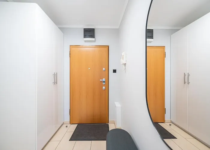 55m2 - Darmowy Garaz - Klimatyzacja - Centrum - 24na7 Vratislav