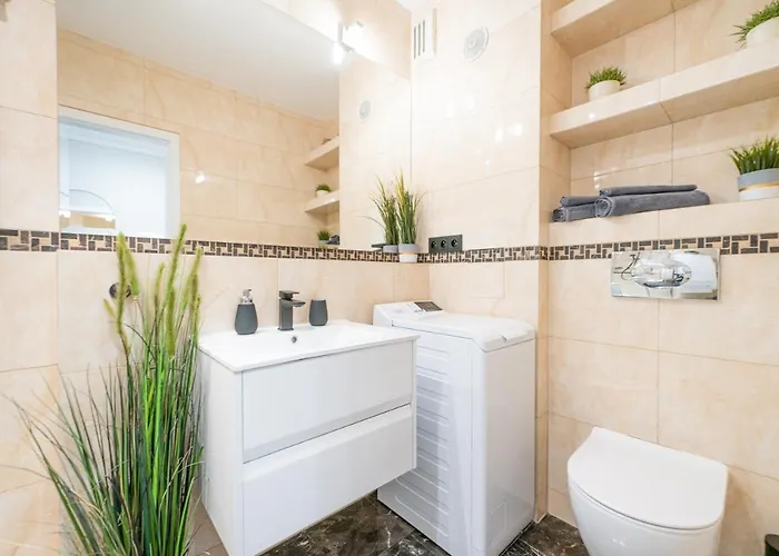 55m2 - Darmowy Garaz - Klimatyzacja - Centrum - 24na7 *