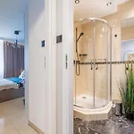 Apartment Apartament 55M2 - Darmowy Garaz - Klimatyzacja - Centrum - 24Na7 *