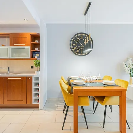 Apartment Apartament 55M2 - Darmowy Garaz - Klimatyzacja - Centrum - 24Na7 *