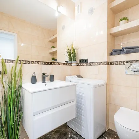 Apartament 55M2 - Darmowy Garaz - Klimatyzacja - Centrum - 24Na7 *